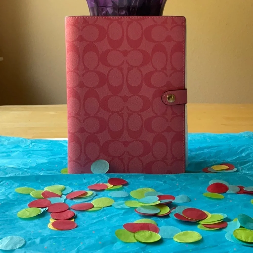 🌺📚 COACH COLOR-BLOCK NOTEBOOK IN SIGNATURE CANVAS 🌺📚